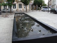 Crapauds et grenouilles s'ébattent joyeusement. Enfin presque, vu que ce sont des statuettes !