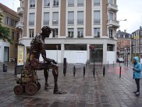 Et le magnifique « soudeur assis » sur son poste de travail, de Yves Carrey, tout en ferrailles de récupération (essentiellement pièces d'automobiles).