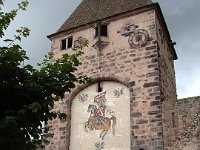 La fresque (saint Maurice victorieux sur son destrier ) est plus récente : 1877. Restaurée par Antoine Heitzmann en 1974.