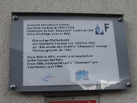 ... comme ne l'indique pas cette inscription sommaire;