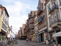 La Grand'Rue, avec une maison à colombages et oriel de trois étages (1575) ...