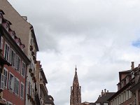 La cathédrale Notre-Dame (fondations de 1015, mais modifications pendant des siècles).
