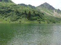 L'eau n'est même pas froide. Après la baignade rituelle (non, pas de photo !) ...