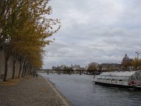 Dernier regard sur l'enfilade de ponts. Le bateau-bus est en train de passer. Intéressant pour une excursion d'une journée (17 €).
