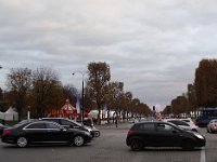 Avant de prendre le métro station Champs-Élysées. Au bout, la fameuse grande roue place de la Concorde, en toute illégalité.