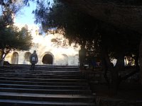 ... puis montée vers l'Odéon d’Hérode Atticus (en mémoire de sa femme Régilla, morte en 160).