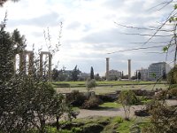 ... nous nous contenterons de vues de l'extérieur et nous rabattrons ...