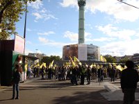 Place de la Bastille, comme souvent, de petites manifestations ...