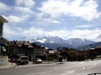 Une chalanche, c'était un couloir d'avalanche, un ravin. Ici la place Charles Albert (roi de Sardaigne et duc de Savoie, vers 1840), avec la statue de la Paix (1889) ...