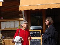 ... et les deux dames semblent contentes.