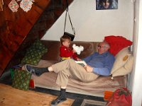 Gérard peut maintenant yoyoter tranquillement avec Jean.