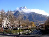 D'ici, on voit bien les Aiguilles de Varan.