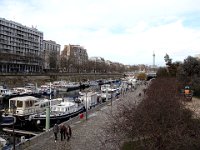 Aujourd'hui 10 mars, une manifestation est prévue pour soutenir le projet de suppression des voitures sur les voies sur berges. Nous y allons, en passant par le port de l'Arsenal ...