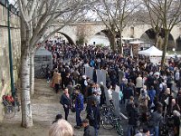 Du monde, mais sans plus, environ 1000 personnes. Bien sûr le chiffre annoncé sera 2000.