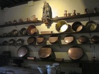 Casseroles et bassines : le cuivre est omniprésent.