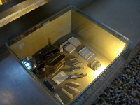 La salle est maintenant surtout un musée. Instruments presque contemporains.