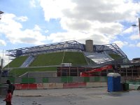 Bercy en travaux, pour les jeux olympiques. Le parc va être amputé de 2,5 ha (sur 14,5), pour Arena II, un bâtiment de 8000 places, à côté de celui-ci, qui en fait déjà 20000.