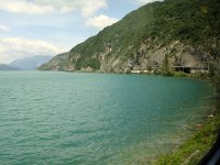 ... nous prenons le train Annecy-Paris, en longeant le lac du Bourget.