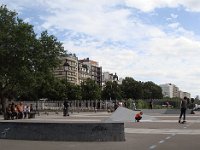 Retour vers la Bastille, où une partie de la place a été aménagée pour rollers et planches.