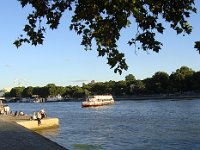 À ce niveau beaucoup de bateaux-mouches font demi-tour.