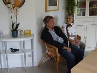 Le tonton et la nièce en grande discussion.