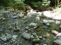 ... et même de petits cairns censés indiquer les passages à gué. Mais aujourd'hui, aucun problème !