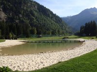 ... dont la plage est vide.