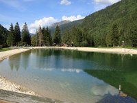 En été, c'est le lac de baignade surveillée (il y a aussi  un lac de pêche).
