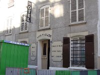 Mais il reste celui-ci, rue Froment ...