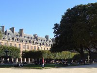 Un petit tour place des Vosges ...