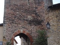 Murée en 1535 et remplacée par la porte François 1er puis restaurée en 1930.