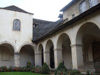 Une remarquable noue en lauzes.