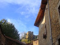 Sur le chemin du retour vers la rue Fradin un aperçu du château delphinal (XIIe siècle)