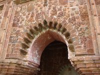 35 ... finement ciselée.