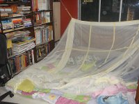 01 Ah, chez Rupa, le bureau a fait office de chambre.