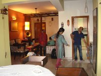 06 L'appartement est, entre autres, décoré par des tirages sur métal de photos faites par Debanjan.