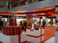 08 ... et de flânerie dans les boutiques hors taxes.