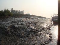 93 ... du coup le bateau va attendre en face.