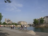 ... que l'on voit le mieux l'ensemble des dégâts extérieurs de la cathédrale.