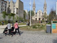 ... et de l'église Saint-Ambroise.