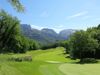 12 Passage le lon du golf, avec vue sur les Dents de Lanfon et la Tournette, ...