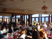 Longue pause en musique.