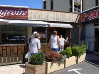 08 Mais une fois dans le restaurant, ...