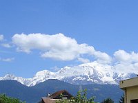 12zoom ... retour chez Jacques, vue depuis balcon. Au fond, bien sûr, le Mont Blanc.