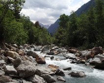 01 Pour une fois, pas d'arrêt à Uriage, mais au bord du Vénéon ...