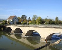 11 ... à la confluence du Rhône et du Guiers.