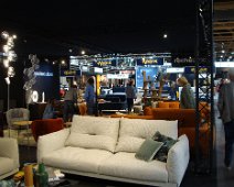 05 ... nous parcourons le stand Rochebobois.