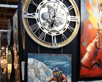 08 Cette horloge, peut-être.^